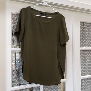 Olive short sleeved Banana Republic blouse size small